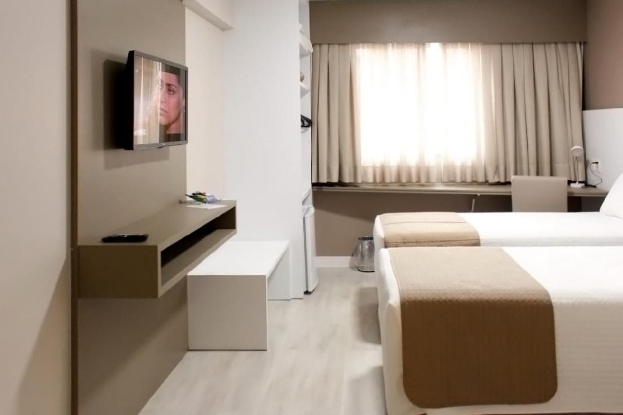 Tri Hotel Executive Indaial Extérieur photo